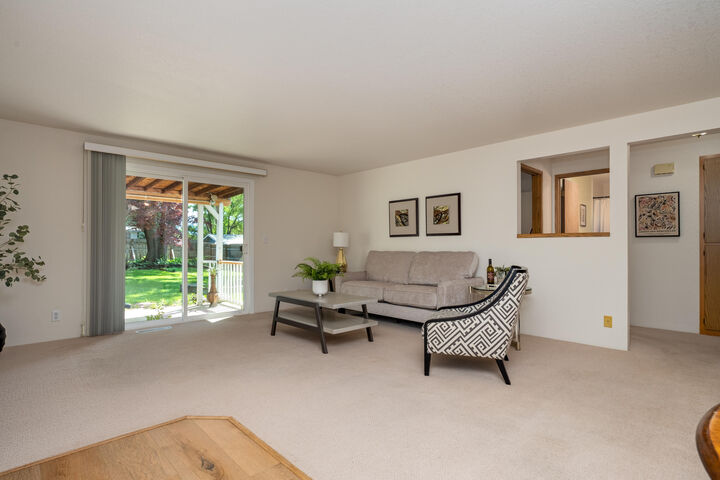 Property Photo:  3103 Cody Street  OR 97504 