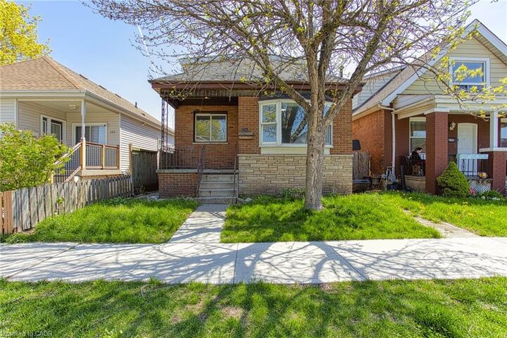 Property Photo:  292 Fairfield Avenue  ON L8H 5H6 