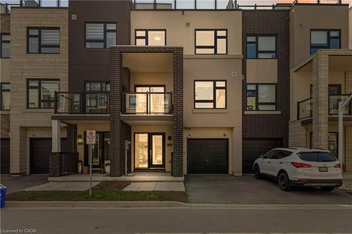 Property Photo:  1121 Cooke Boulevard 36  ON L7T 0C4 