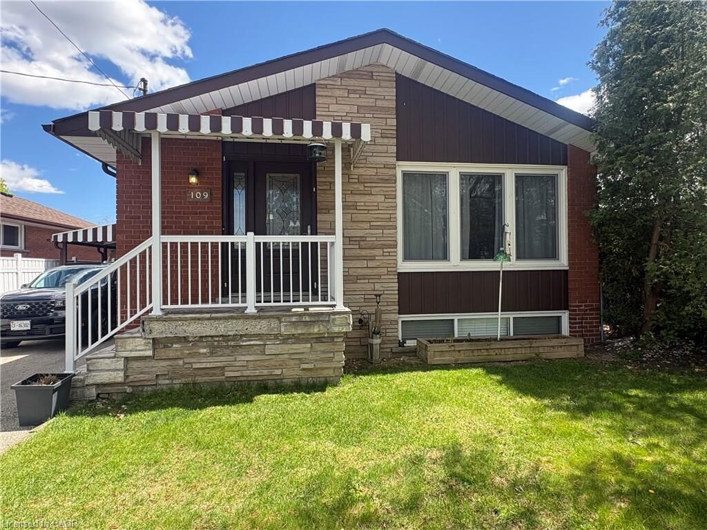 Property Photo:  109 Ridge Street  ON L9A 2X4 