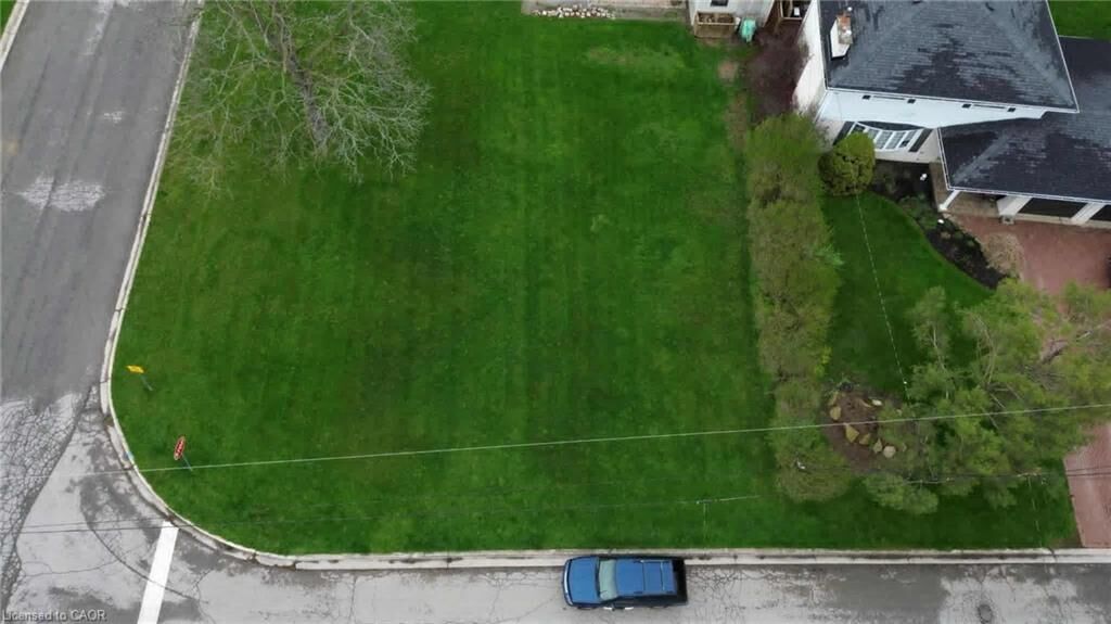 Property Photo: 36 Wallis Avenue ON L0R 2A0