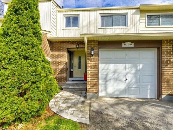 Property Photo:  1572 Newlands Crescent 69  ON L7M 1V6 
