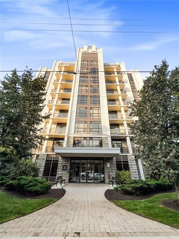 Property Photo:  90 Charlton Avenue W 801  ON L8P 0B4 