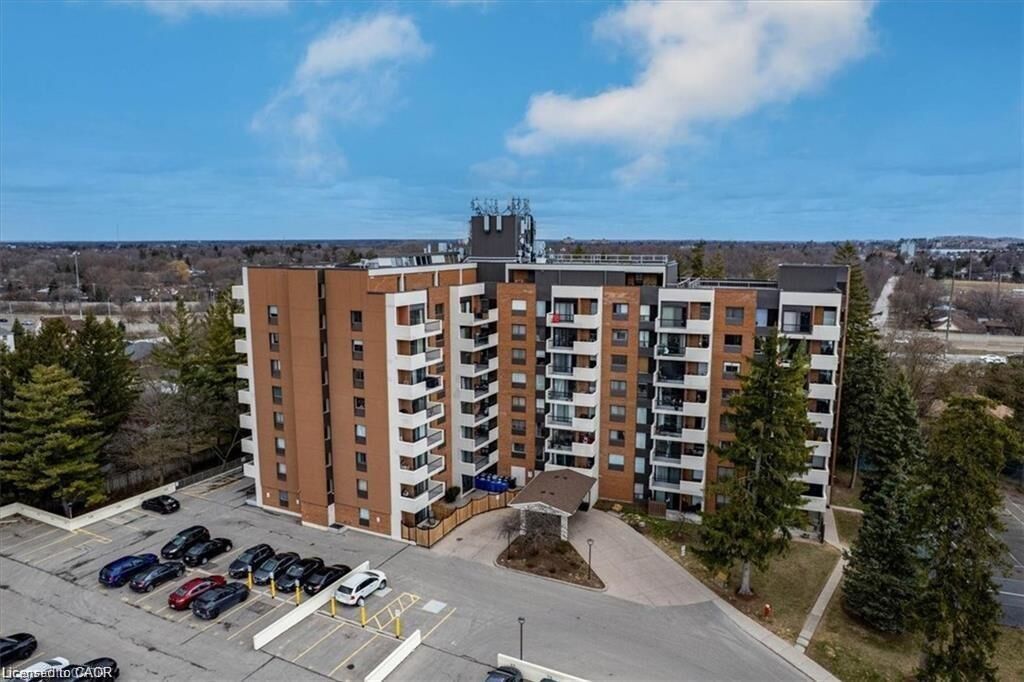 Property Photo:  260 Sheldon Avenue 609  ON N2H 6P2 