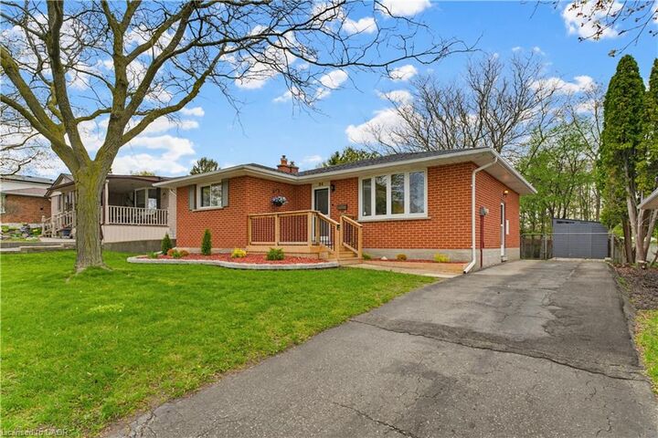 Property Photo:  24 Hillmount Street  ON N2C 2C6 