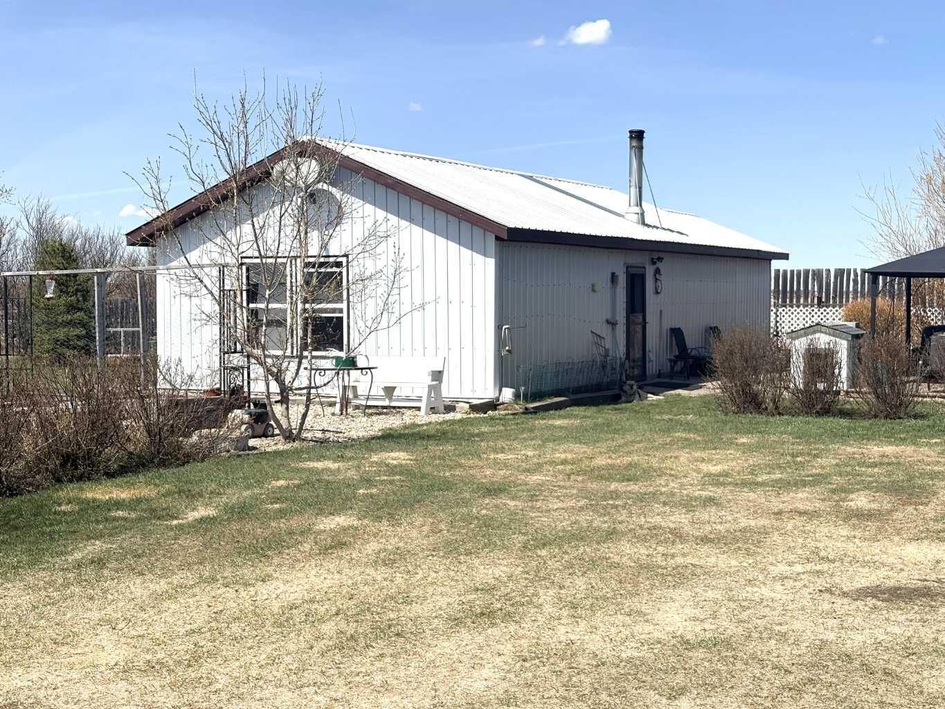 Property Photo:  43101 155 Range  AB T0B 1N0 