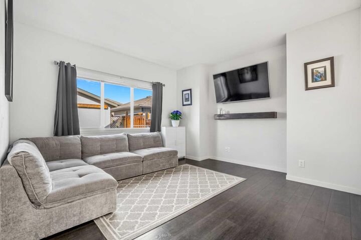 Property Photo:  432 Marquis Heights SE  AB T3M 1V1 