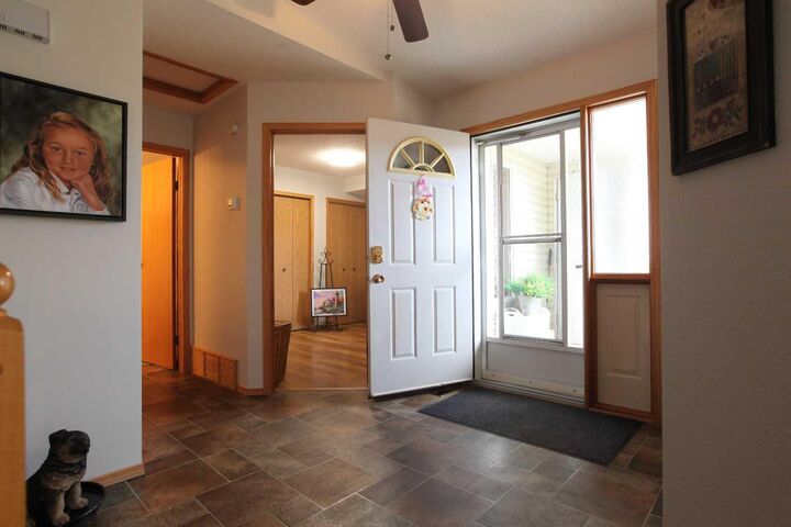 Property Photo:  180 Park Drive 15  AB T7S 1S5 