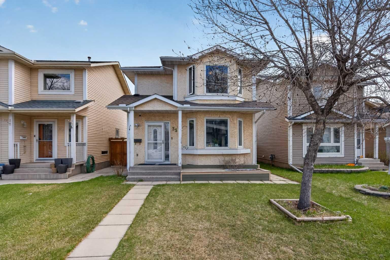 Property Photo:  35 Erin Green Place SE  AB T2B 3C2 