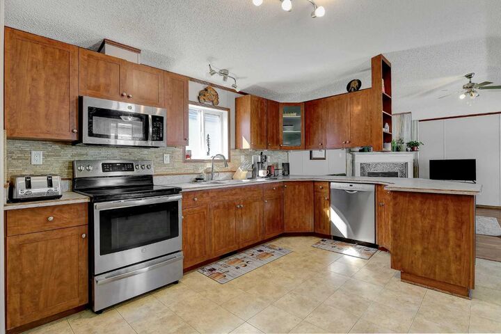 Property Photo:  8609 89 Street  AB T8X 1V7 