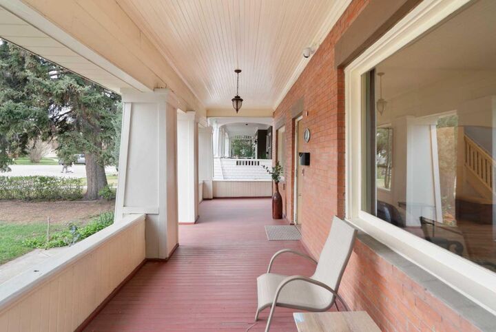 Property Photo:  342 Superior Avenue SW  AB T3C 2J2 