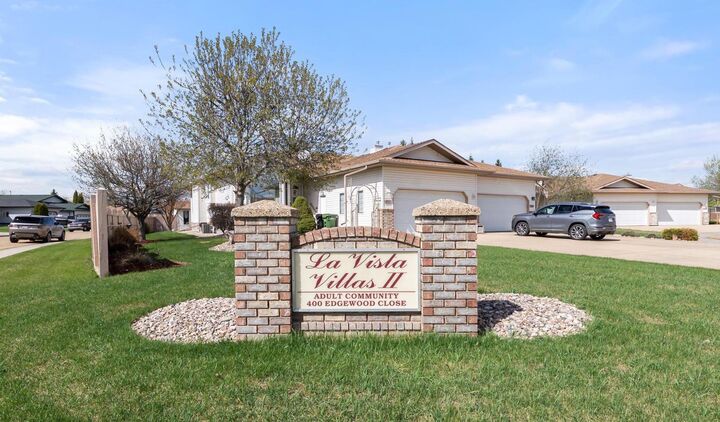 Property Photo:  410A Edgewood Close  AB T4V 4N7 