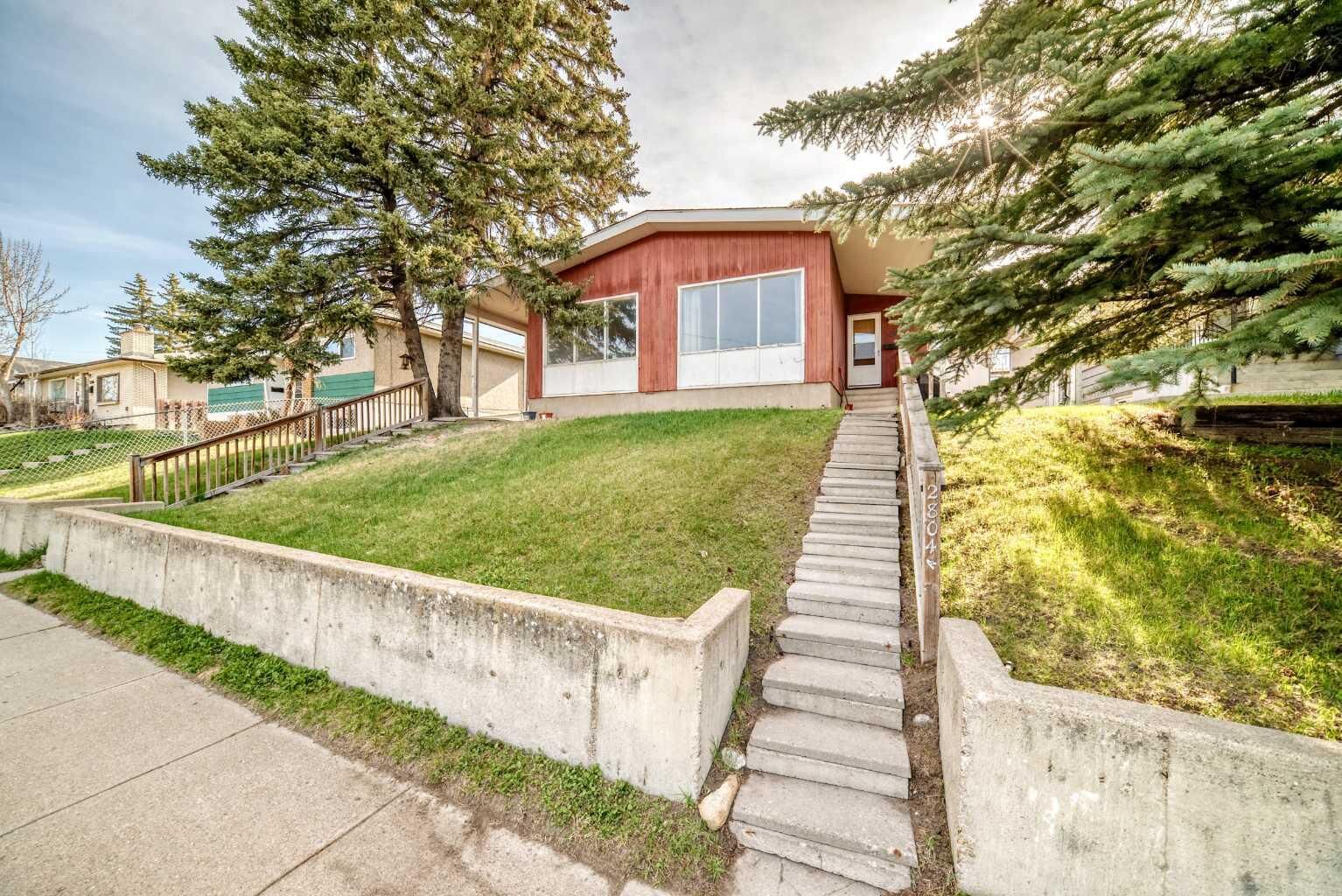 Property Photo:  2804 14 Street NW  AB T2K 1H7 