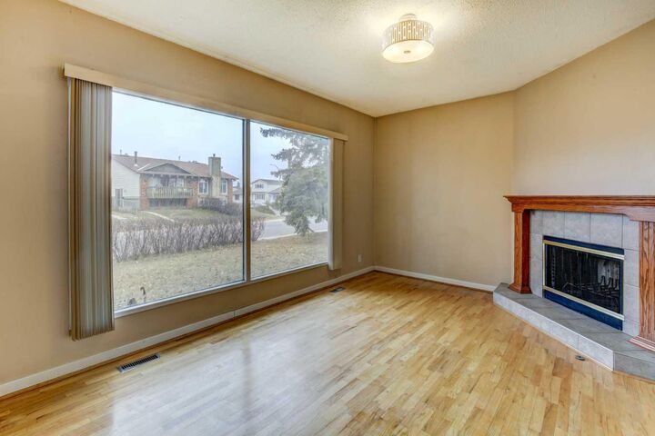 Property Photo:  1163 Falworth Road NE  AB T3J 1C8 