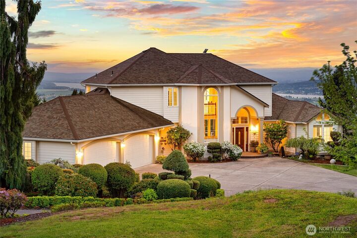 Property Photo:  124  Pompano Road  WA 98674 