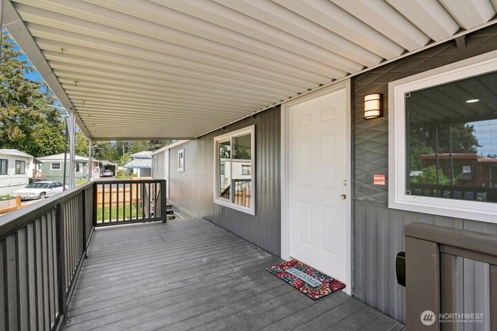 Property Photo:  12200  Stone Avenue N 38  WA 98133 