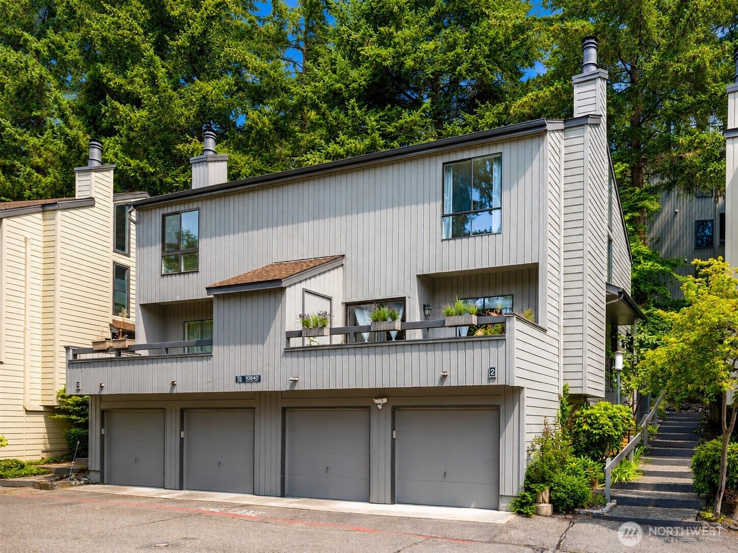 Property Photo:  10840 NE 35th Place 2  WA 98004 