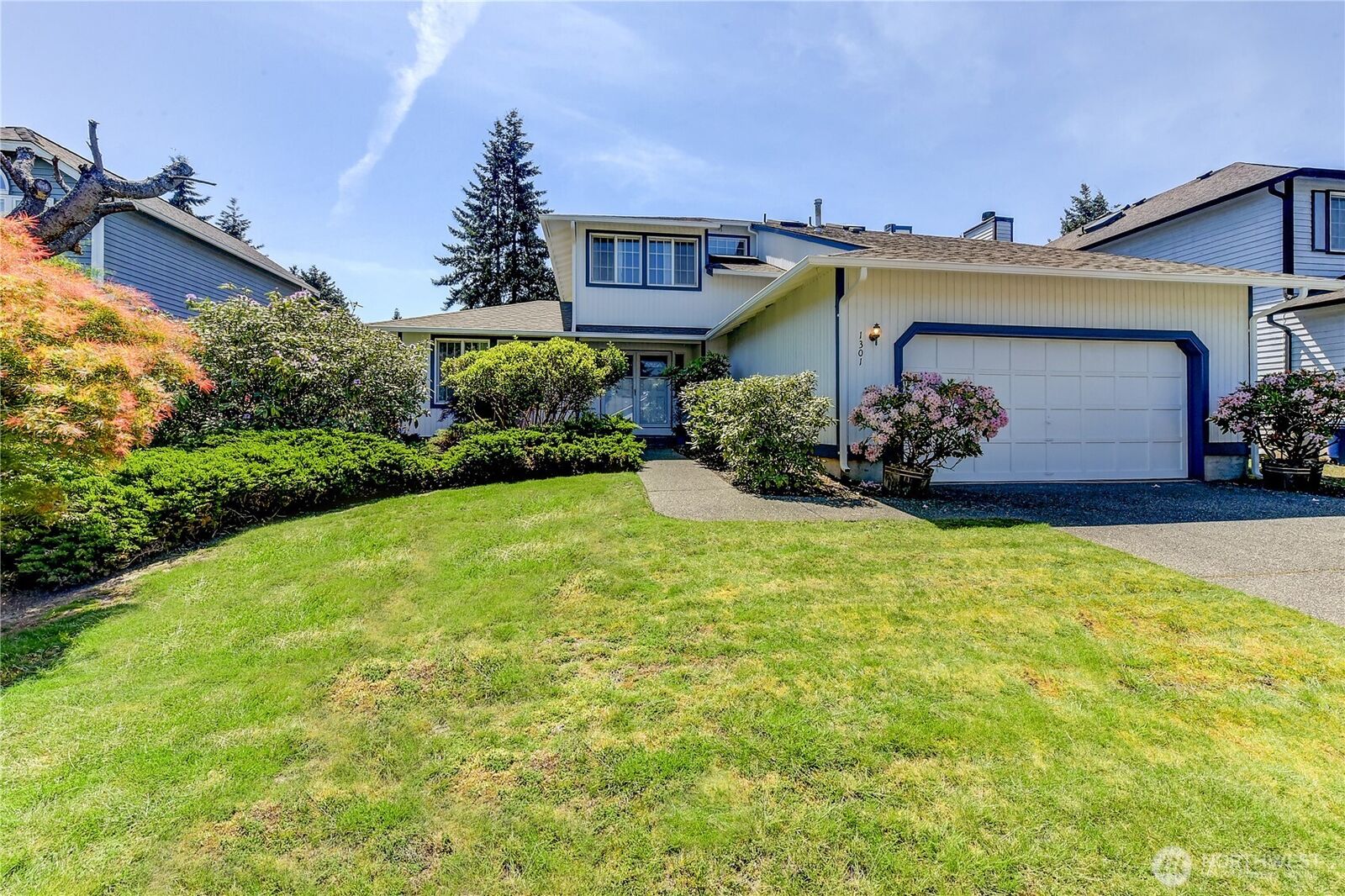 Property Photo:  1301 S 236th Place  WA 98198 