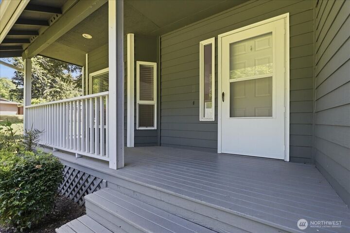Property Photo:  6813  81st Avenue NW  WA 98335 