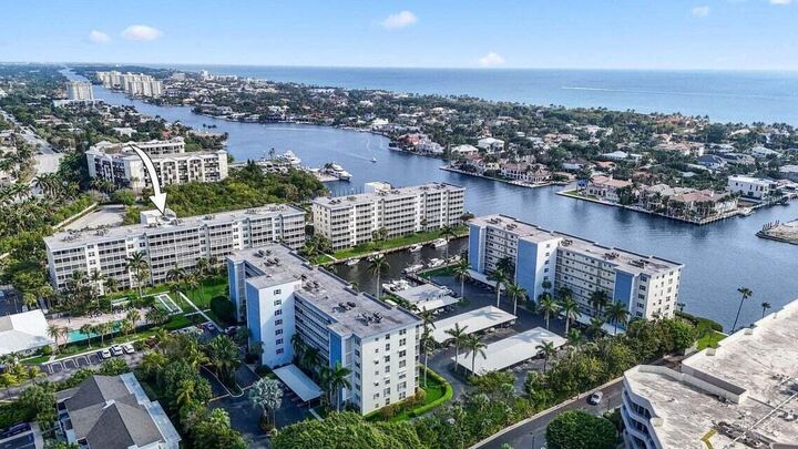 Property Photo: 1 Harbourside Drive 4205 FL 33483