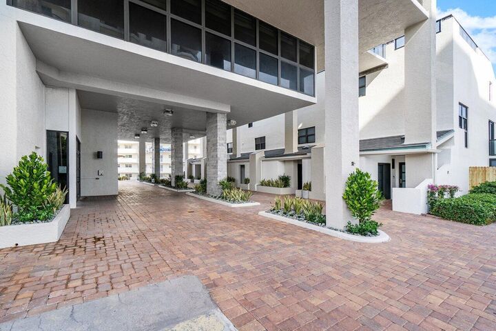 Property Photo:  3115 S Ocean Boulevard 1001  FL 33487 