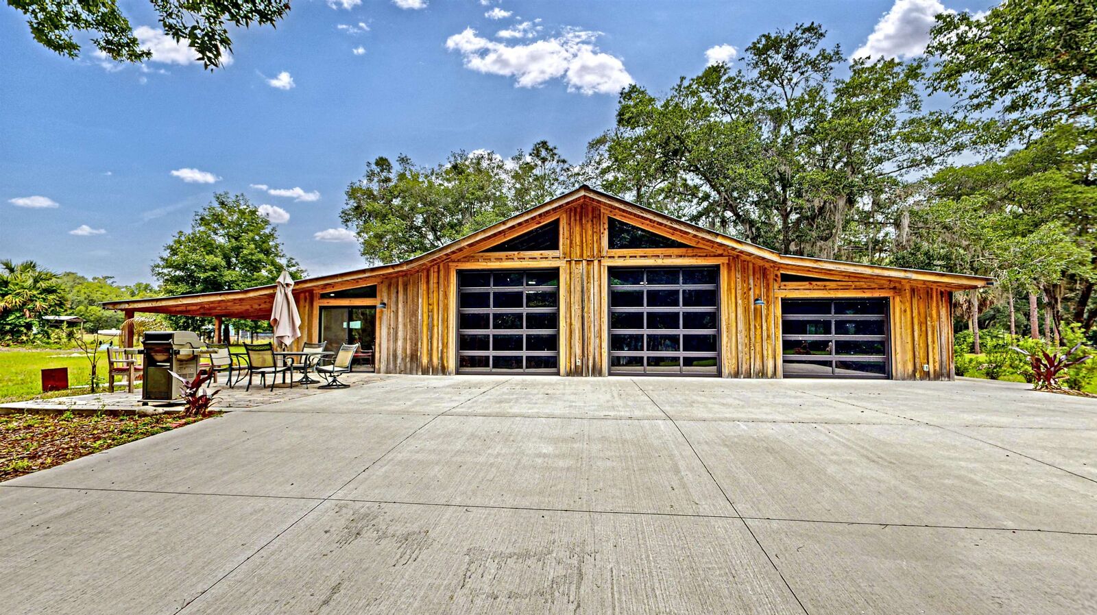 Property Photo:  216 Lake Como Drive  FL 32181 