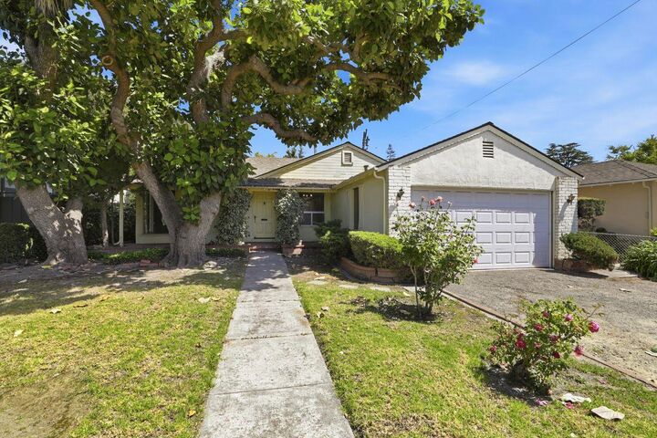 Property Photo:  954 Broadleaf Lane  CA 95128 