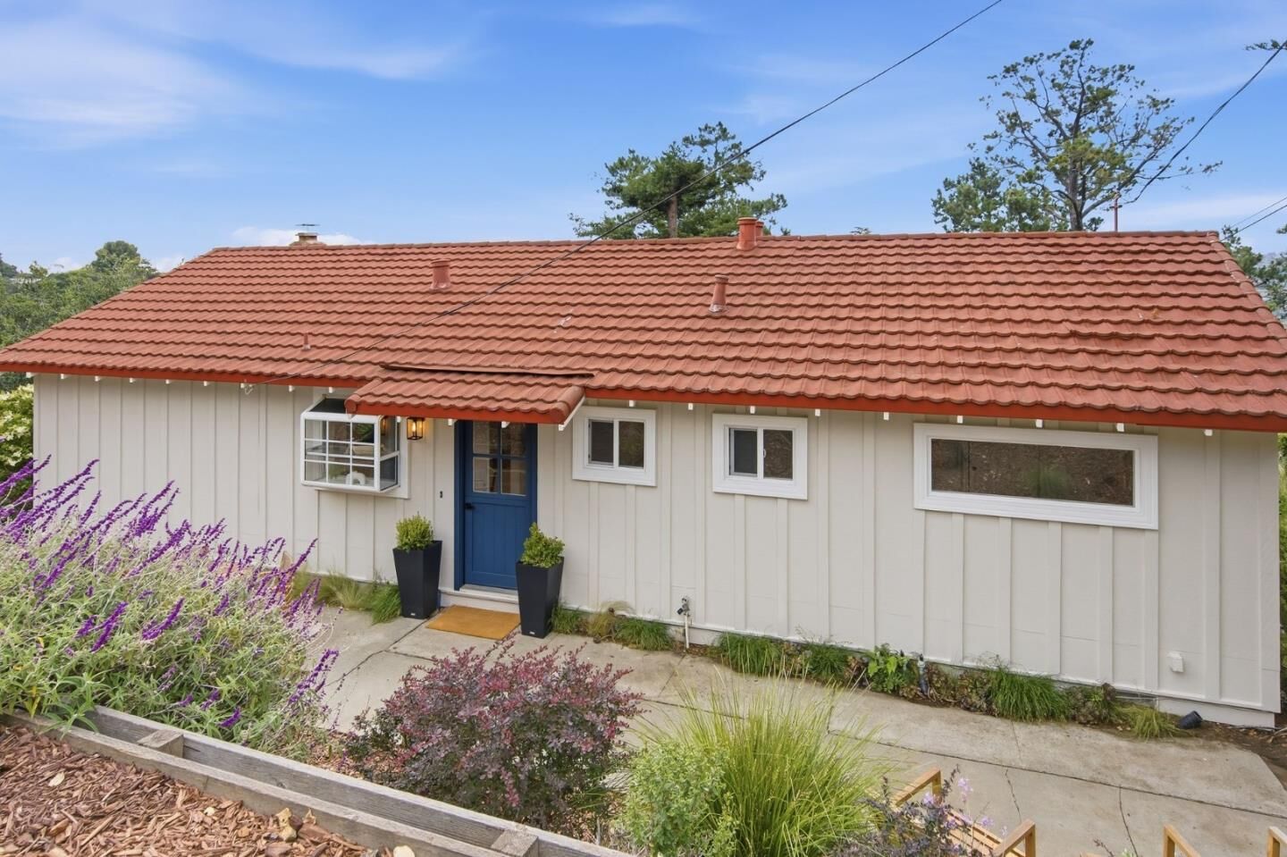 Property Photo:  3 Garden Lane  CA 94070 