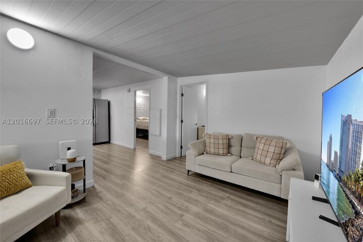 Property Photo:  2148 SW 52nd St  FL 33312 