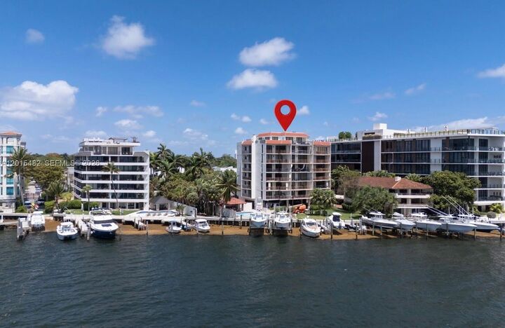 Property Photo: 1632 S Bayshore Ct 202 FL 33133