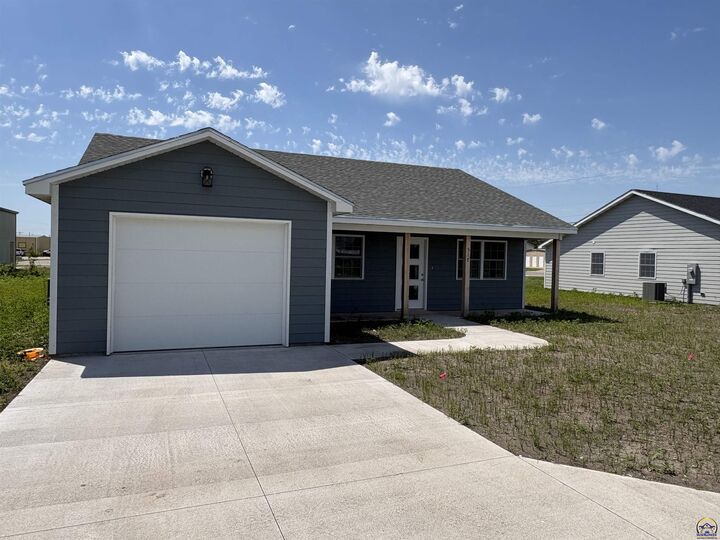 Property Photo:  517 Brookston St  KS 66801 