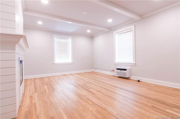 Property Photo:  140 Woodside Green 2B  CT 06905 