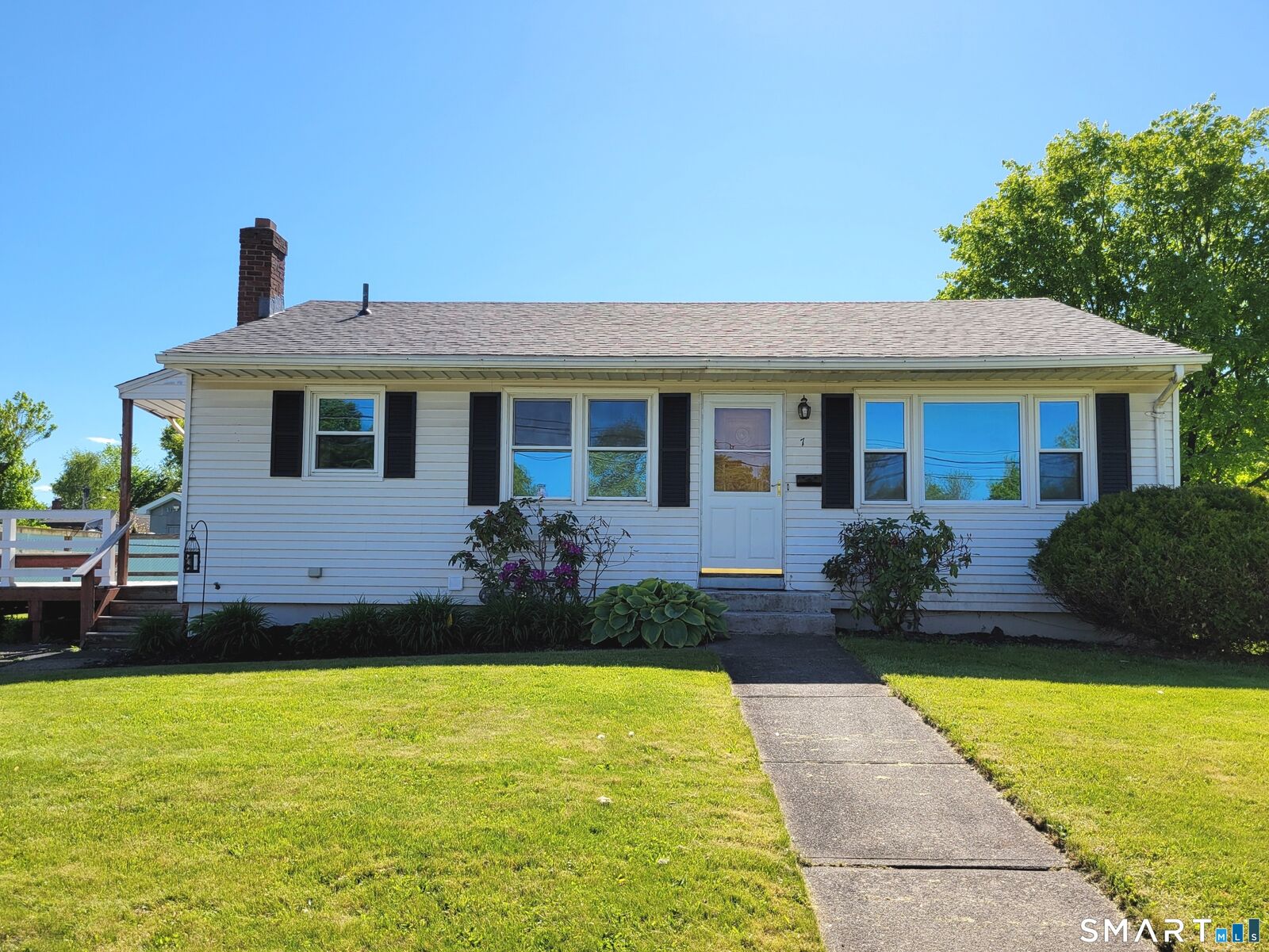 Property Photo:  7 Devens Street  CT 06051 