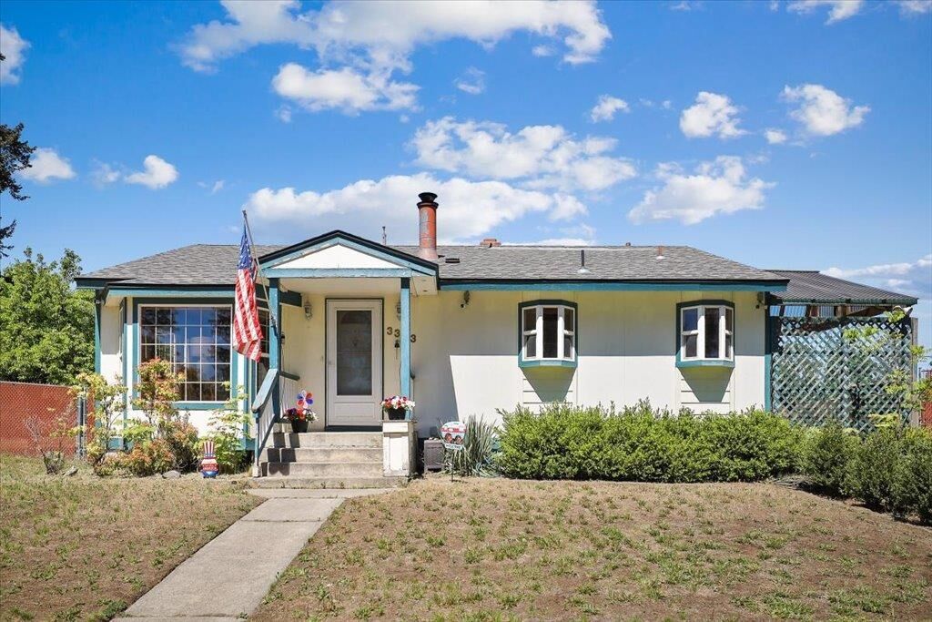 Property Photo: 3303 E 35th Ave WA 99223