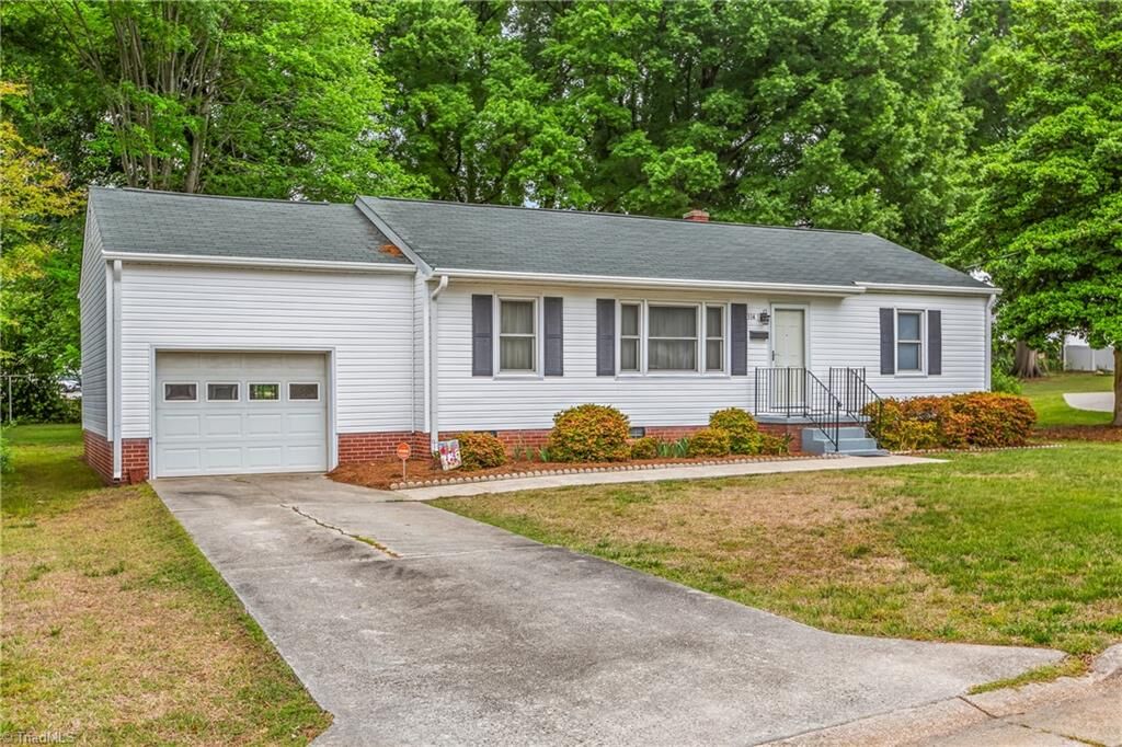 Property Photo:  314 Joyce Lane  NC 27284 