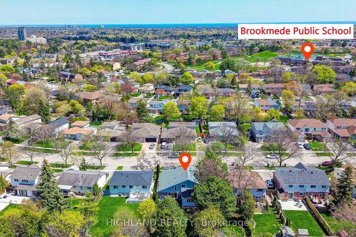 Property Photo: 2231 Buttonbush Crescent ON L5L 1C4