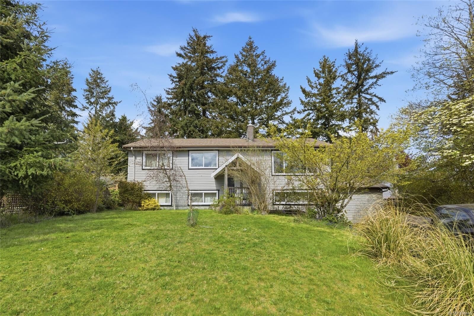 Property Photo:  3082 McCauley Dr  BC V9T 1V8 