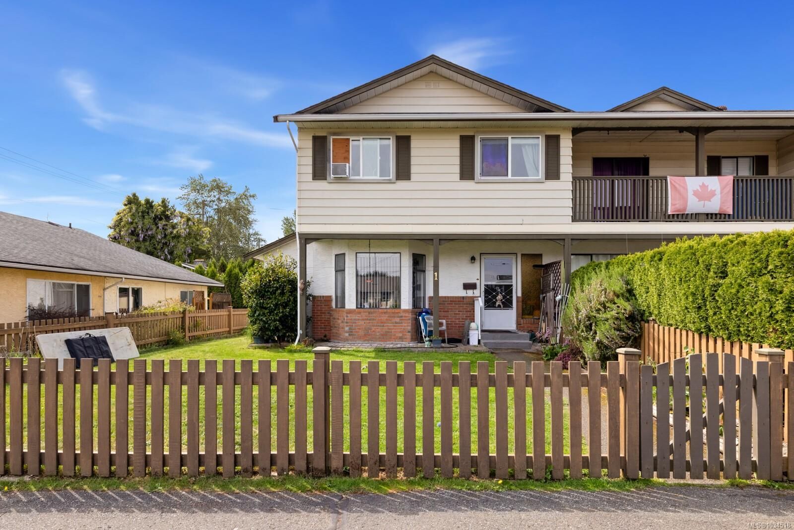 Property Photo:  491 Lakes Rd 1  BC V9L 3E9 