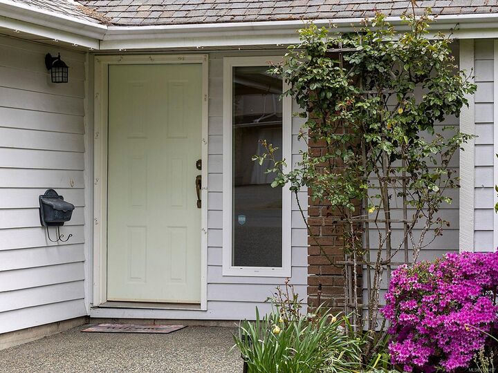 Property Photo:  4023 Malton Ave  BC V8X 4W3 