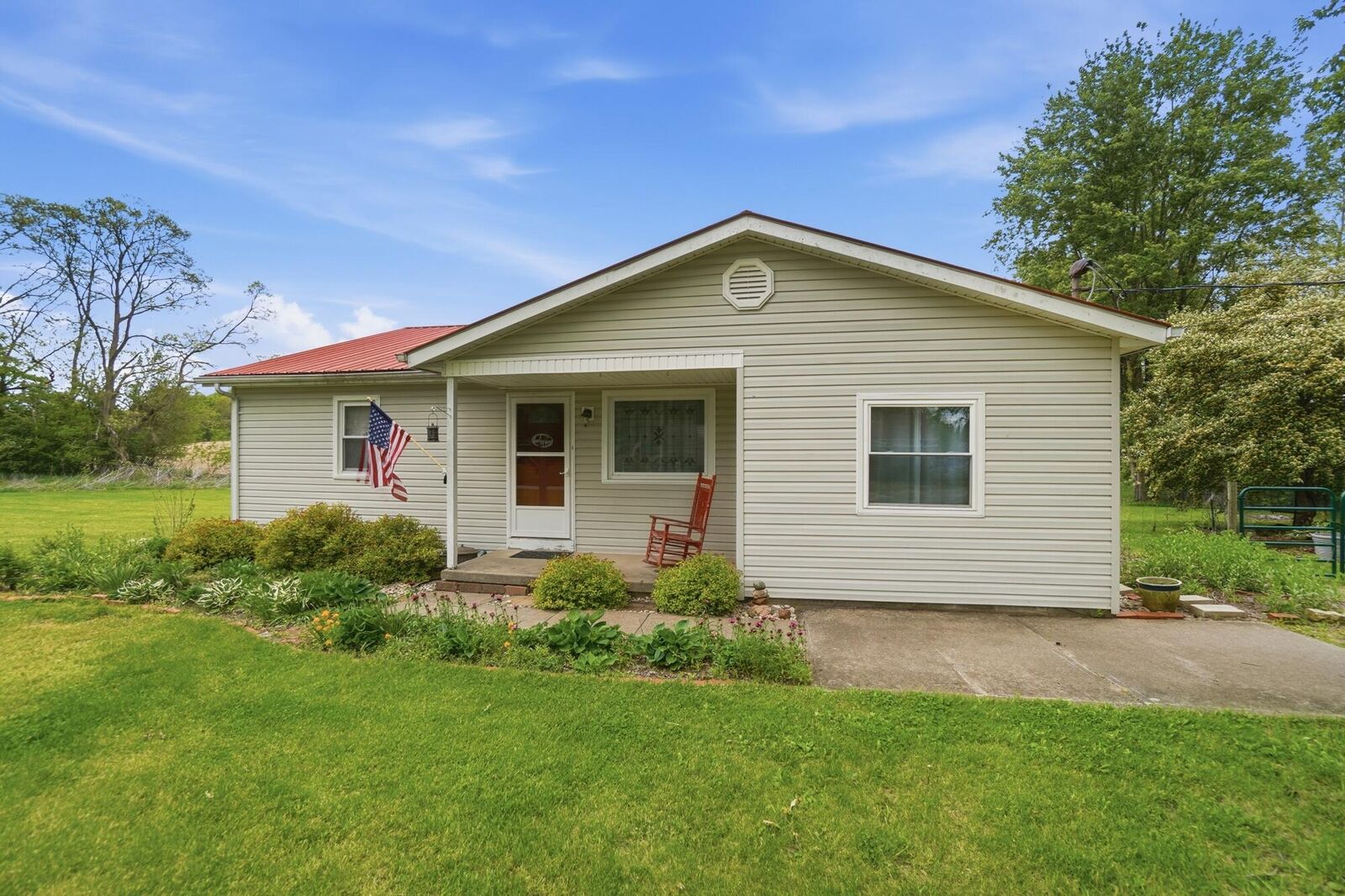 Property Photo: 4400 Limerick Road OH 45502
