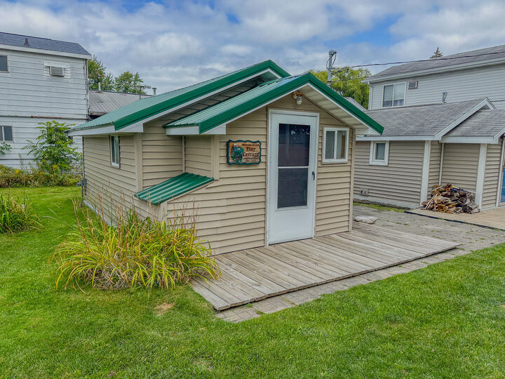 Property Photo: 6482 W Houghton Lake Drive MI 48629