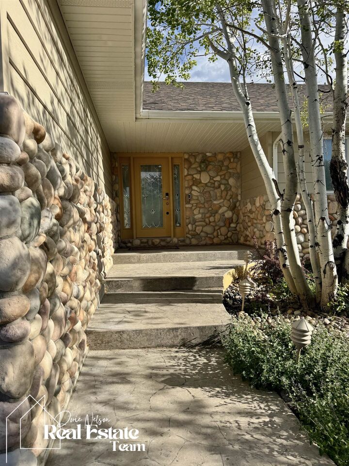 Property Photo:  1421 W 60th Street  WY 82601 