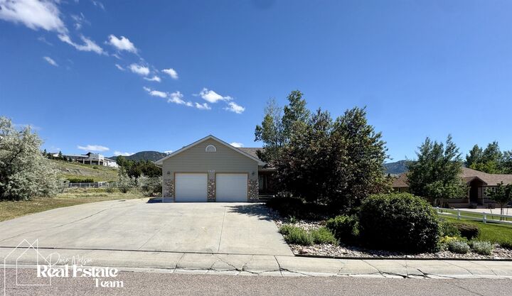 Property Photo: 1421 W 60th Street WY 82601