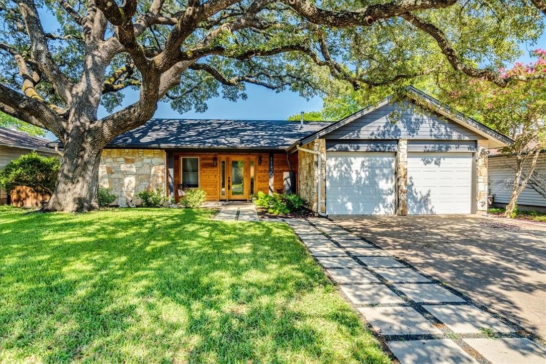 Property Photo: 11422 Bristle Oak Trail TX 78750