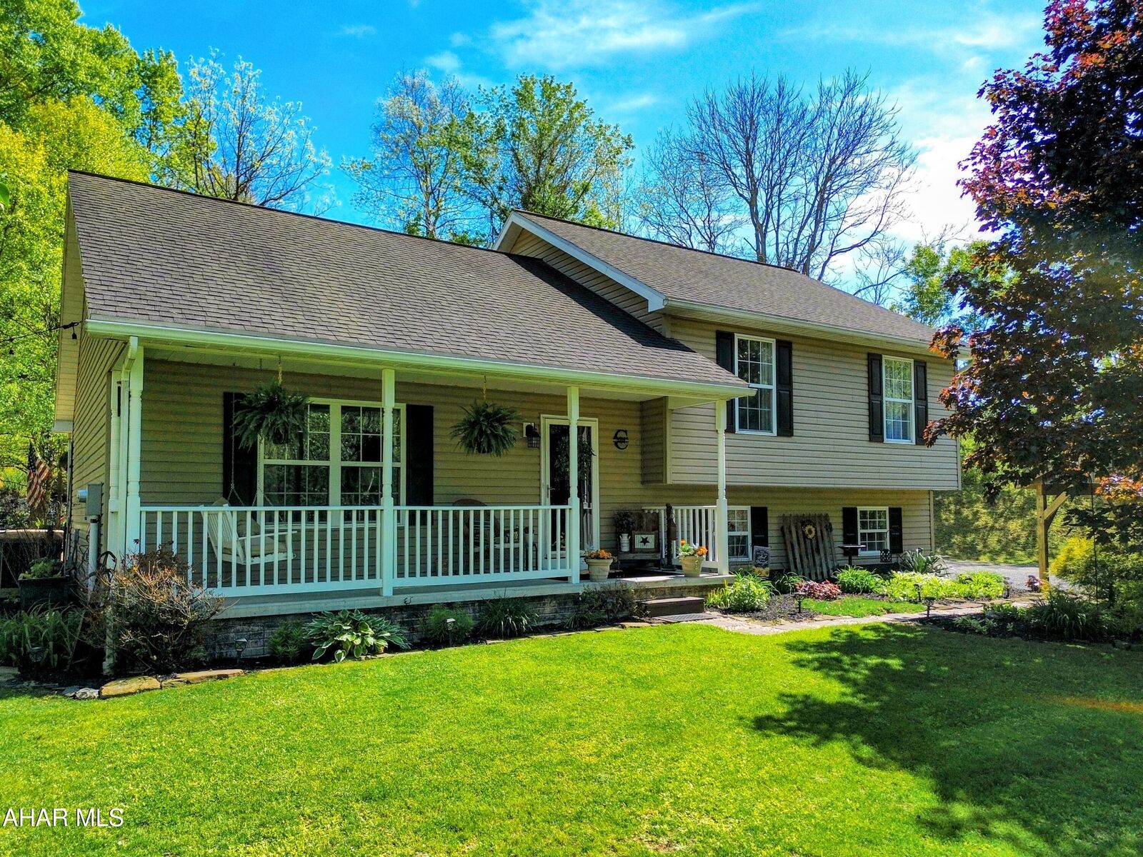 Property Photo:  48 W 3rd Street  PA 15537 