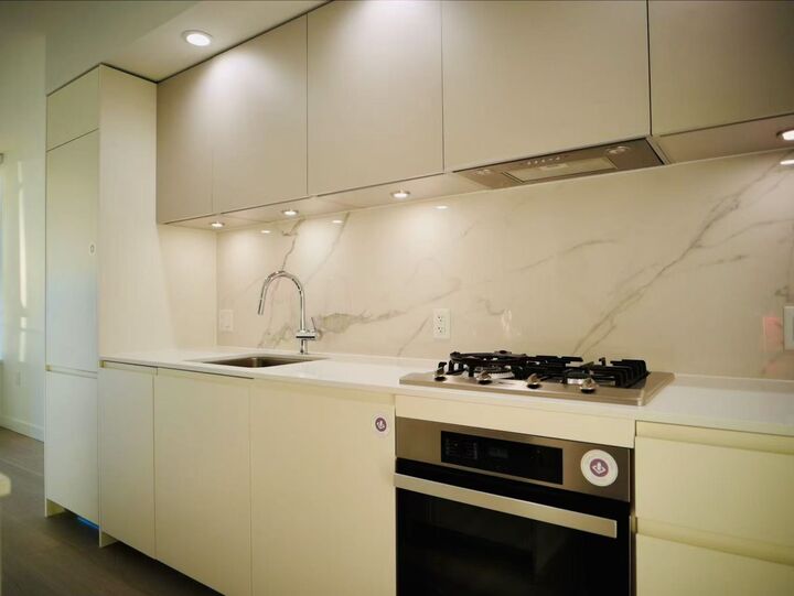 Property Photo: 6537 Telford Avenue 908 BC V5H 0K9