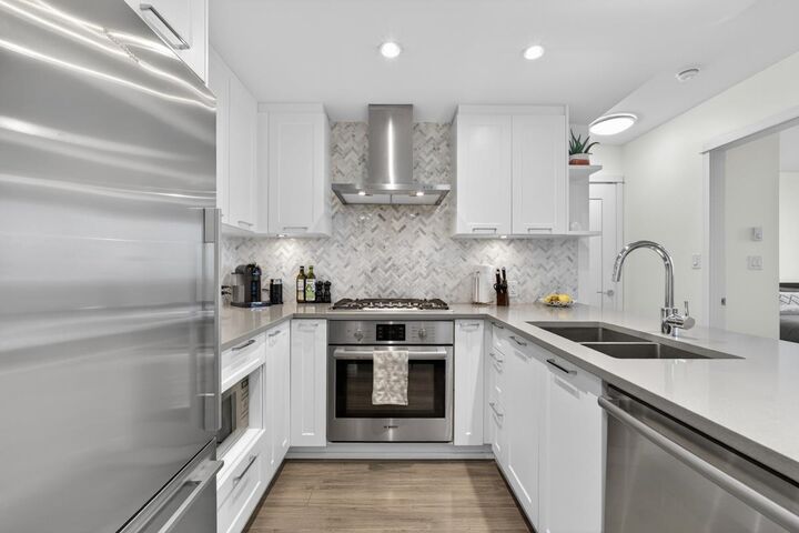 Property Photo:  520 Como Lake Avenue 2101  BC V3J 0E8 