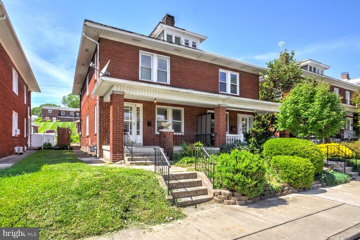 Property Photo:  847 Florida Avenue  PA 17404 