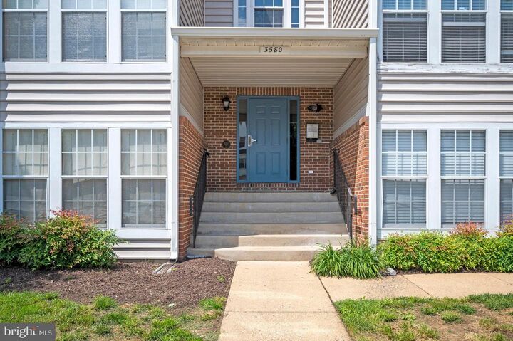 Property Photo: 3580 Sherbrooke Circle 301 VA 22192
