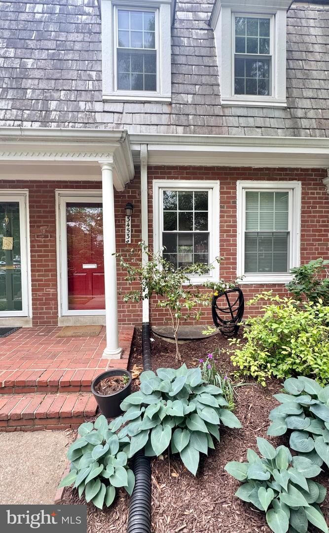 Property Photo: 3453 S Stafford Street B VA 22206